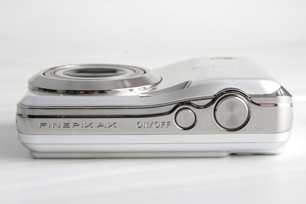 webersfotoshop Fujifilm Finepix AX250 Digitalkamera silber 14MP inkl. Equipment; gebraucht