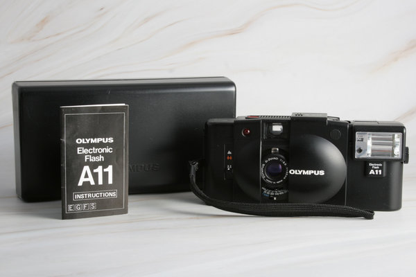 webersfotoshop Olympus XA-2 analoge Sucherkamera mit Blitz A11; gebraucht im SET!