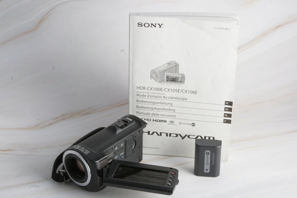Sony Handycam HDR-CX105E mit Carl Zeiss Vario-Tessar 1.8/3.2-32; gebraucht
